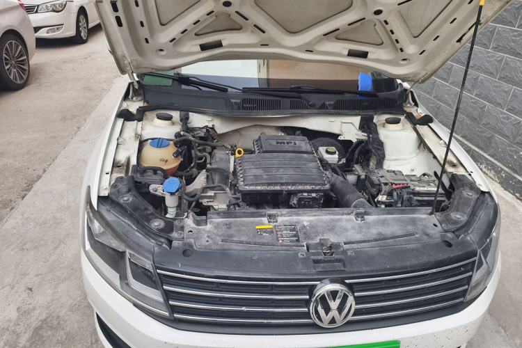 Used Volkswagen Lavida 2017 1.6L Automatic Fashion Edition Engine Bay Right