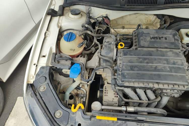 Used Volkswagen Lavida 2017 1.6L Manual Comfort Edition Engine Bay Right