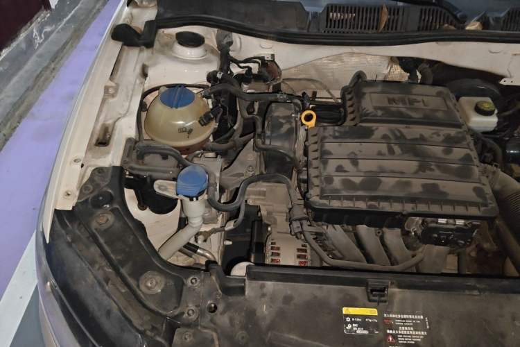 Used Volkswagen Lavida 2017 1.6L Manual Fashion Edition Engine Bay Right