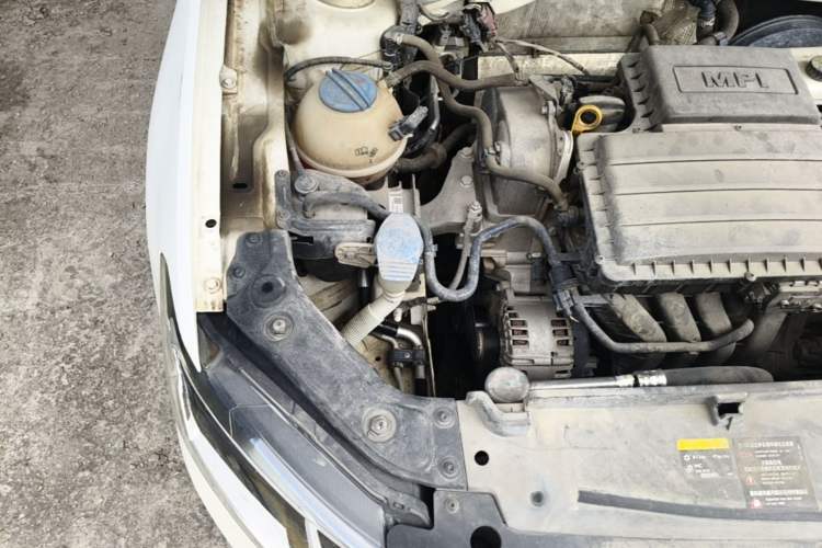 Used Volkswagen Lavida 2017 1.6L Automatic Comfort Edition Engine Bay Right
