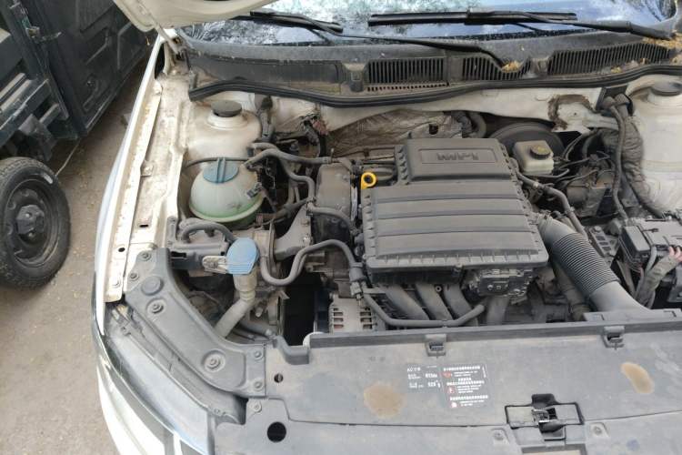Used Volkswagen Lavida 2017 1.6L Automatic Comfort Edition Engine Bay Right