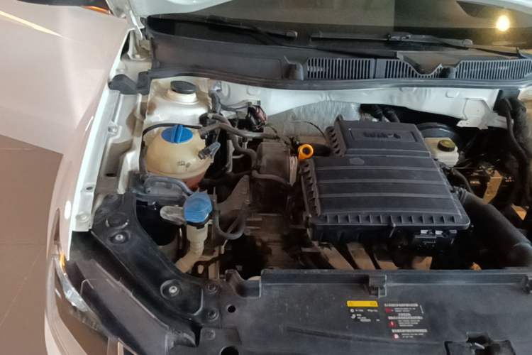 Used Volkswagen Lavida 2017 1.6L Automatic Comfort Edition Engine Bay Right