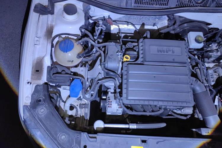 Used Volkswagen Lavida 2017 1.6L Automatic Comfort Edition Engine Bay Right