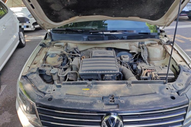 Used Volkswagen Lavida 2017 1.6L Automatic Fashion Edition Engine Bay Right