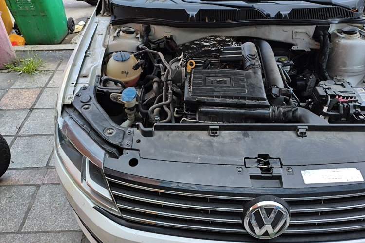 Used Volkswagen Lavida 2017 230TSI DSG Comfort Edition Engine Bay Right