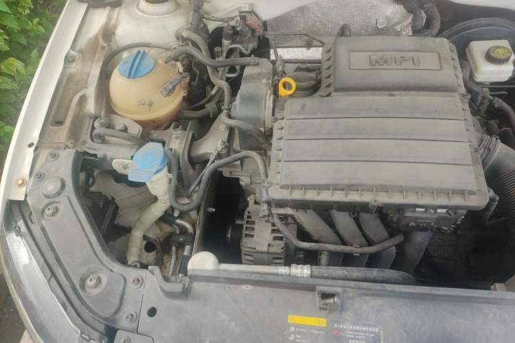 Used Volkswagen Lavida 2017 1.6L Automatic Fashion Edition Engine Bay Right