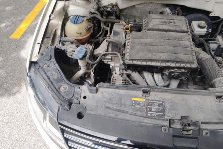 Used Volkswagen Lavida 2017 1.6L Automatic Comfort Edition Engine Bay Right