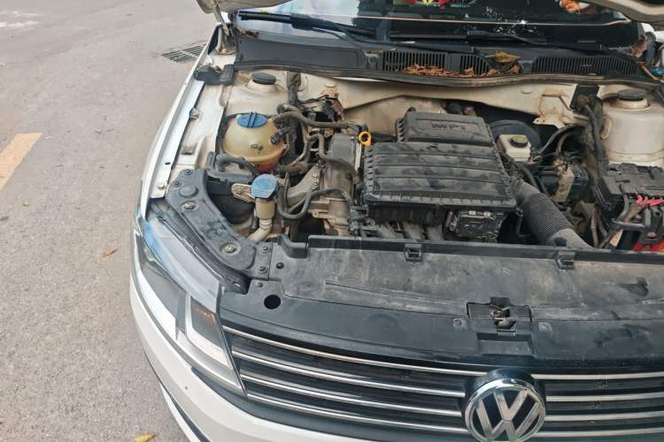 Used Volkswagen Lavida 2017 1.6L Automatic Fashion Edition Engine Bay Right