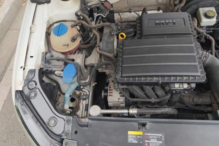 Used Volkswagen Lavida 2017 1.6L Manual Comfort Edition Engine Bay Right