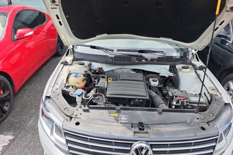 Used Volkswagen Lavida 2017 1.6L Automatic Comfort Edition Engine Bay Right