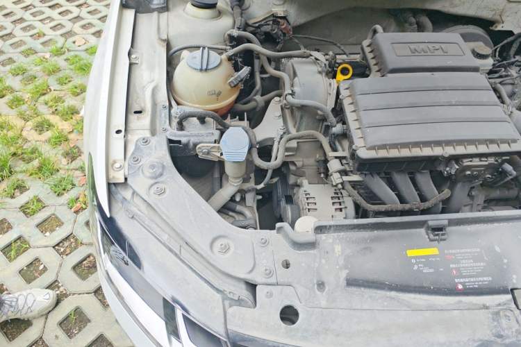 Used Volkswagen Lavida 2017 1.6L Automatic Comfort Edition Engine Bay Right