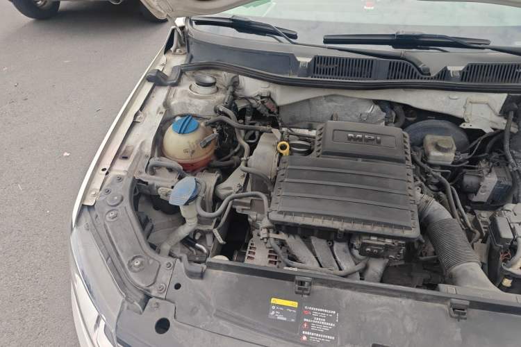 Used Volkswagen Lavida 2017 1.6L Automatic Comfort Edition Engine Bay Right