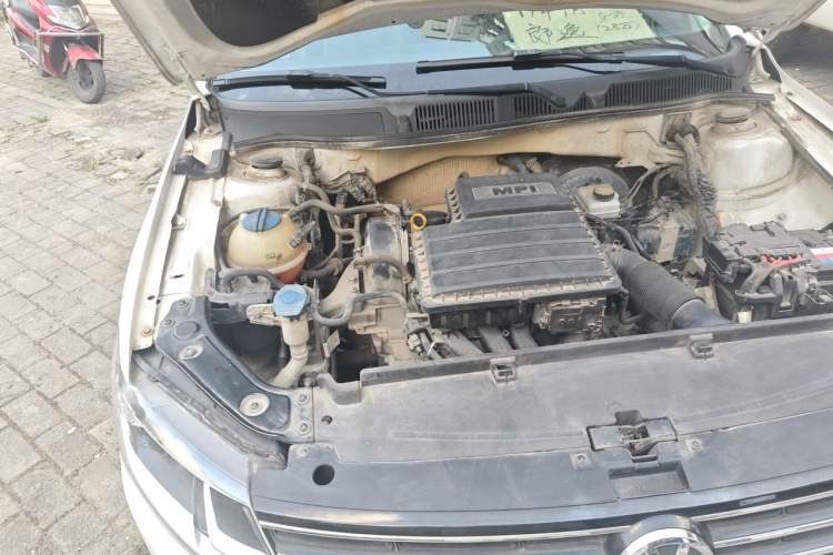 Used Volkswagen Lavida 2017 1.6L Automatic Comfort Edition Engine Bay Right