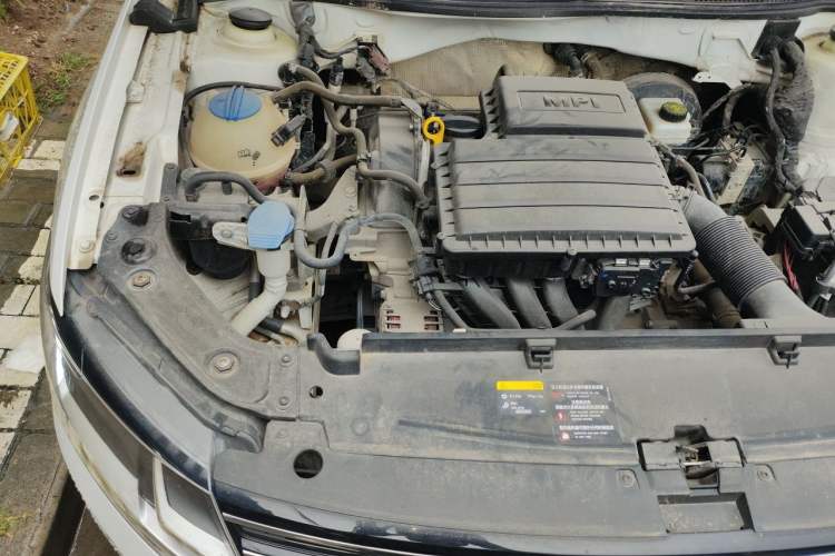 Used Volkswagen Lavida 2017 1.6L Automatic Comfort Edition Engine Bay Right