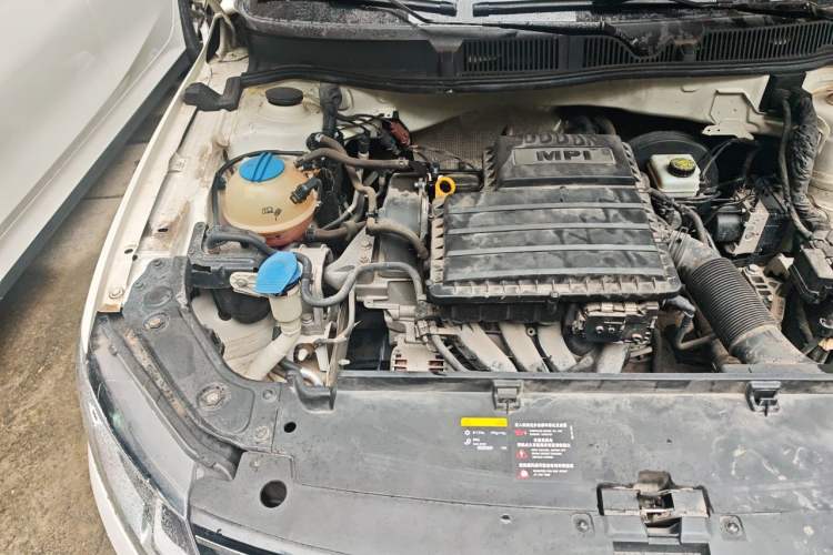 Used Volkswagen Lavida 2017 1.6L Automatic Comfort Edition Engine Bay Right