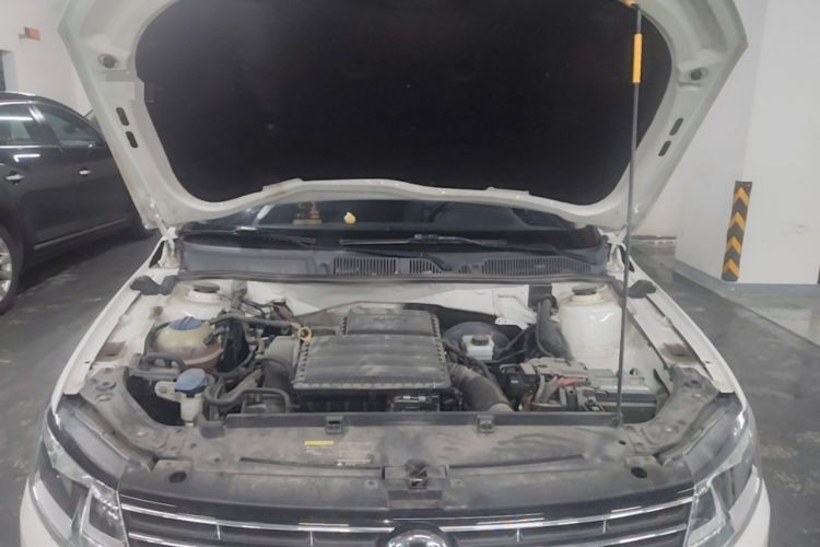 Used Volkswagen Lavida 2017 1.6L Automatic Comfort Edition Engine Bay
