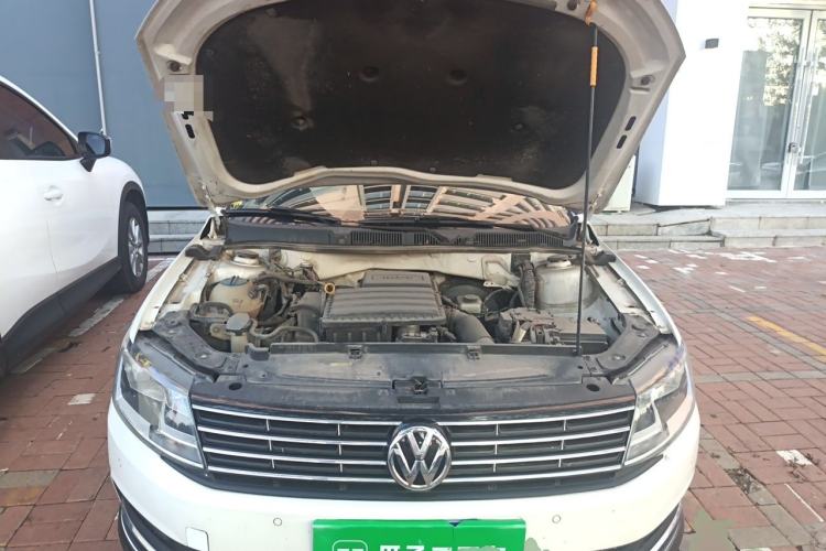 Used Volkswagen Lavida 2017 1.6L Automatic Comfort Edition Engine Bay