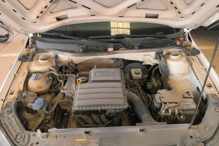 Used Volkswagen Lavida 2017 1.6L Automatic Fashion Edition Engine Bay