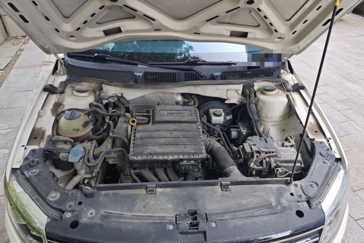 Used Volkswagen Lavida 2017 1.6L Automatic Fashion Edition Engine Bay