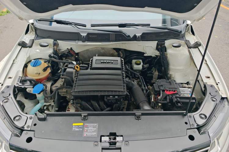 Used Volkswagen Lavida 2017 1.6L Automatic Fashion Edition Engine Bay