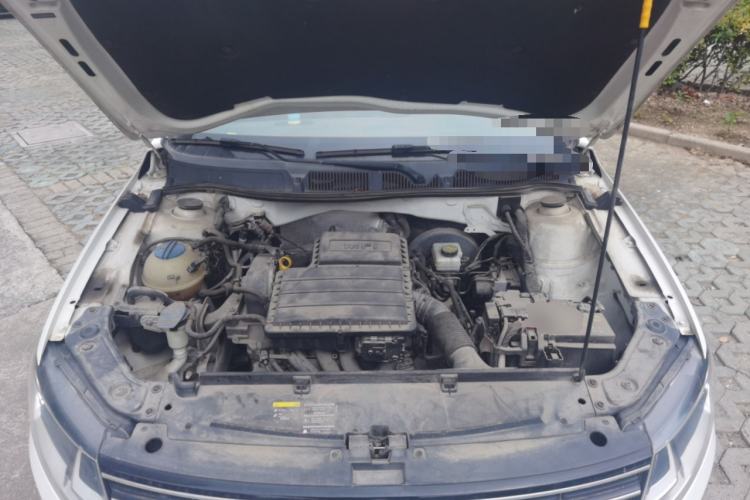 Used Volkswagen Lavida 2017 1.6L Automatic Comfort Edition Engine Bay