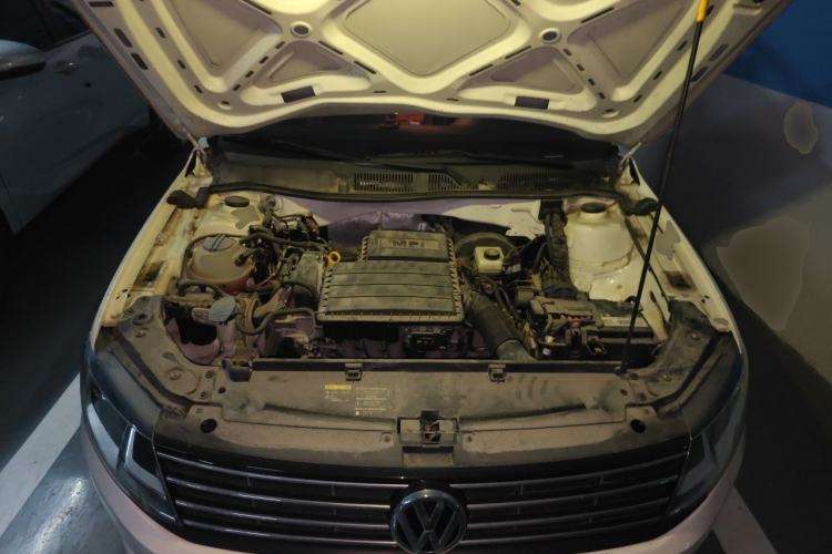 Used Volkswagen Lavida 2017 1.6L Automatic Comfort Edition Engine Bay
