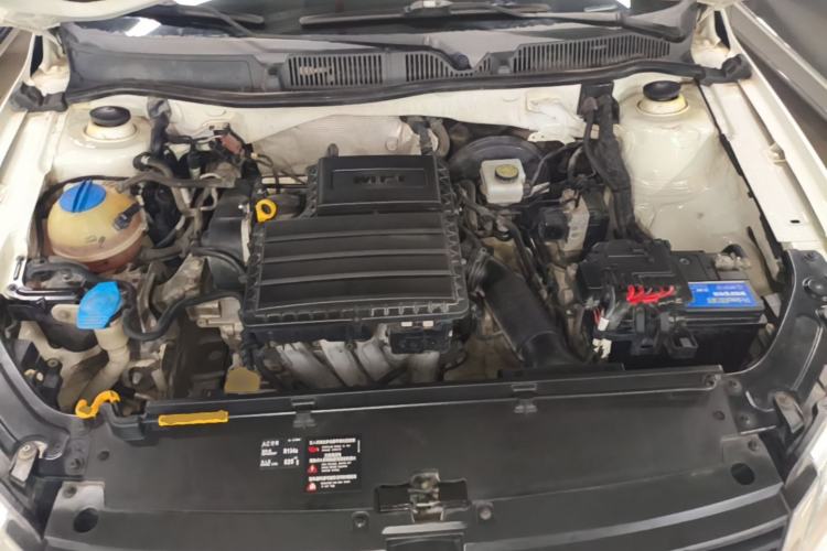 Used Volkswagen Lavida 2017 1.6L Automatic Comfort Edition Engine Bay