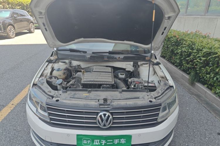 Used Volkswagen Lavida 2017 1.6L Automatic Comfort Edition Engine Bay