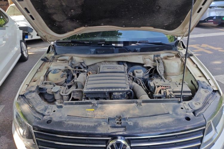 Used Volkswagen Lavida 2017 1.6L Automatic Fashion Edition Engine Bay