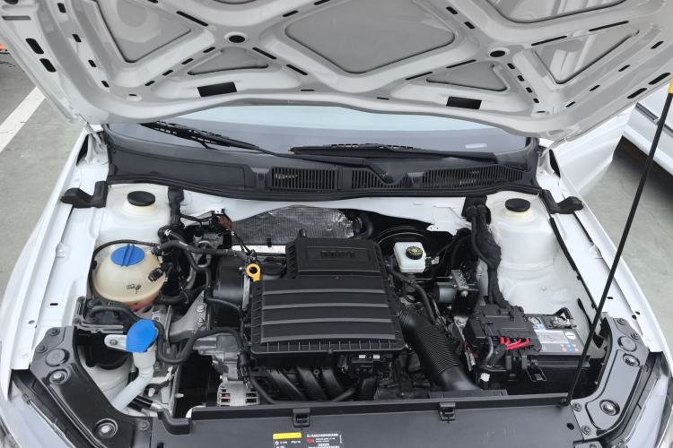Used Volkswagen Lavida 2017 1.6L Automatic Comfort Edition Engine Bay