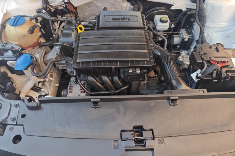 Used Volkswagen Lavida 2017 1.6L Manual Fashion Edition Engine Bay