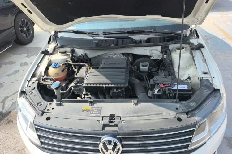 Used Volkswagen Lavida 2017 1.6L Automatic Fashion Edition Engine Bay