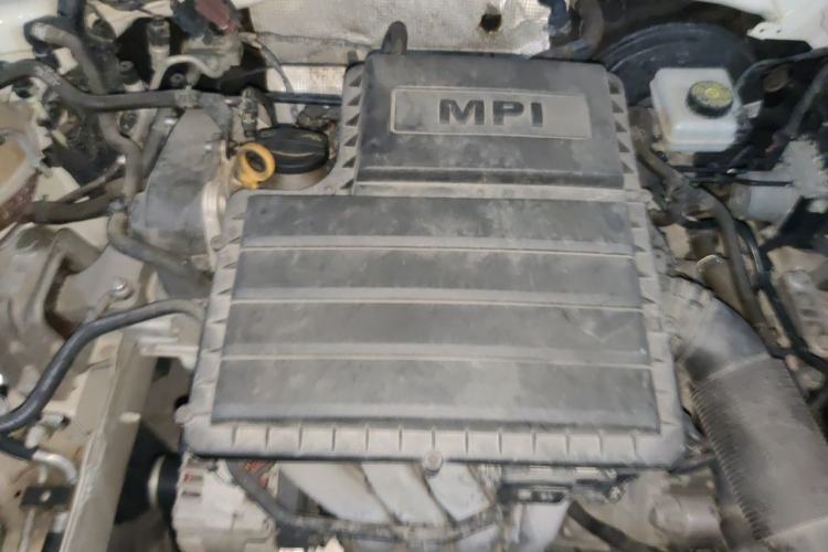 Used Volkswagen Lavida 2017 1.6L Automatic Comfort Edition Engine Bay