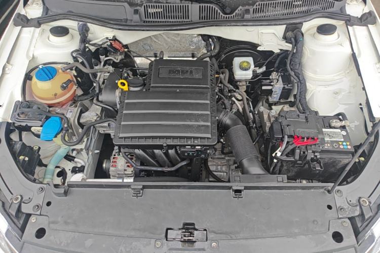 Used Volkswagen Lavida 2017 1.6L Automatic Comfort Edition Engine Bay