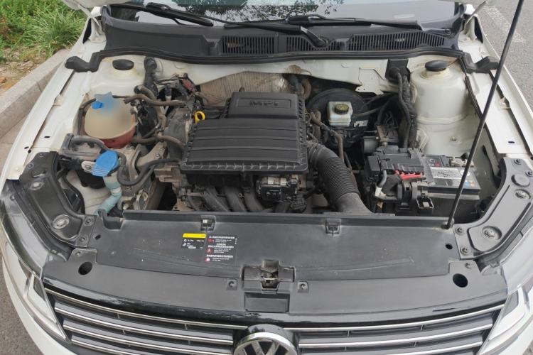 Used Volkswagen Lavida 2017 1.6L Manual Comfort Edition Engine Bay