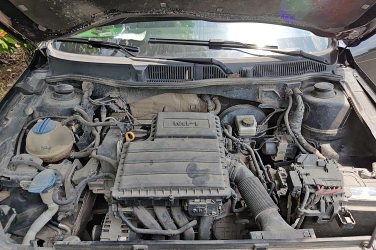 Used Volkswagen Lavida 2017 1.6L Automatic Comfort Edition Engine Bay