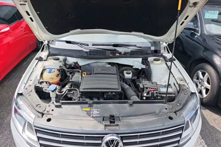 Used Volkswagen Lavida 2017 1.6L Automatic Comfort Edition Engine Bay