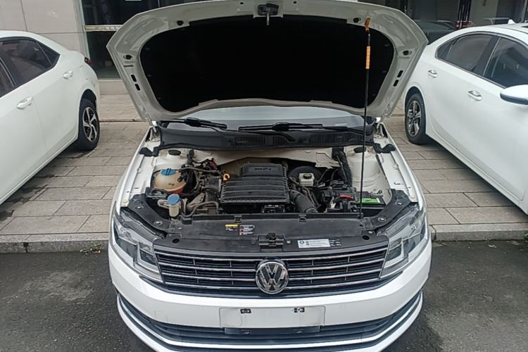 Used Volkswagen Lavida 2017 1.6L Automatic Comfort Edition Engine Bay