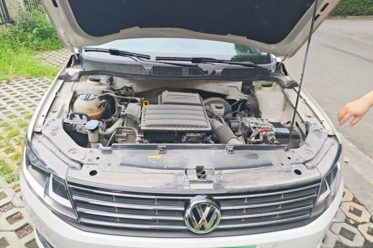 Used Volkswagen Lavida 2017 1.6L Automatic Comfort Edition Engine Bay