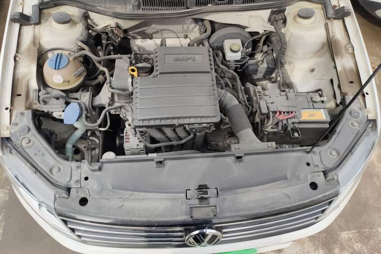 Used Volkswagen Lavida 2017 1.6L Automatic Comfort Edition Engine Bay