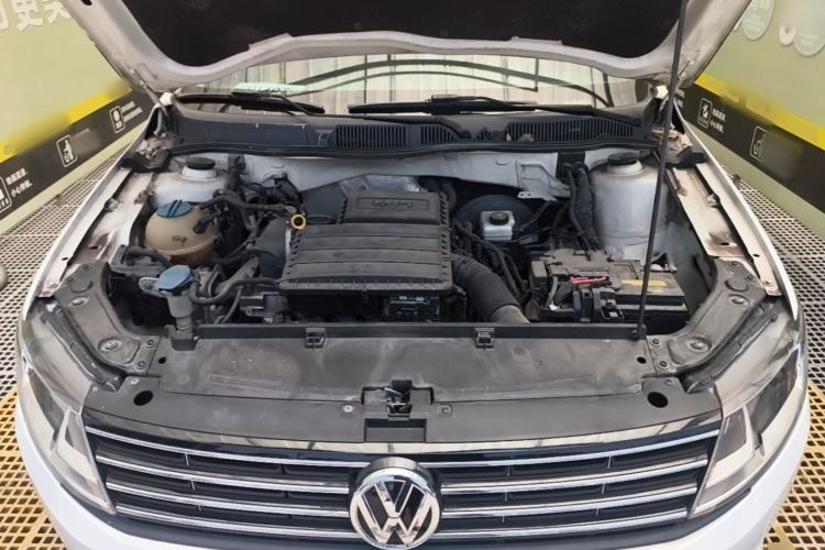 Used Volkswagen Lavida 2017 1.6L Automatic Comfort Edition Engine Bay
