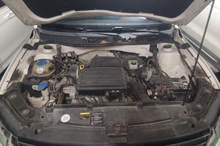 Used Volkswagen Lavida 2017 1.6L Automatic Comfort Edition Engine Bay