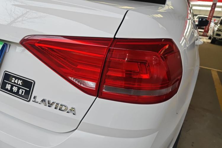 Used Volkswagen Lavida 2017 1.6L Automatic Fashion Edition Exterior 1