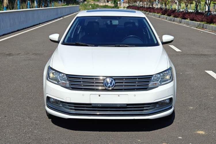 Used Volkswagen Lavida 2017 230TSI DSG Comfort Edition Exterior 1