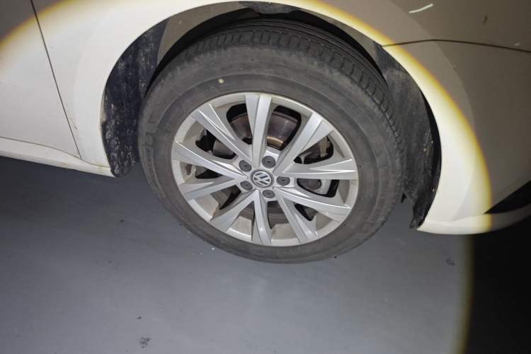 Used Volkswagen Lavida 2017 1.6L Automatic Comfort Edition Exterior 1