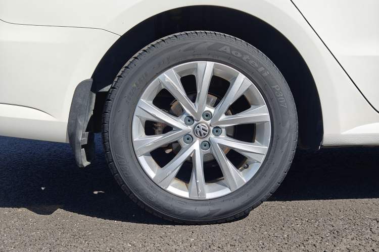 Used Volkswagen Lavida 2017 230TSI DSG Comfort Edition Exterior 10