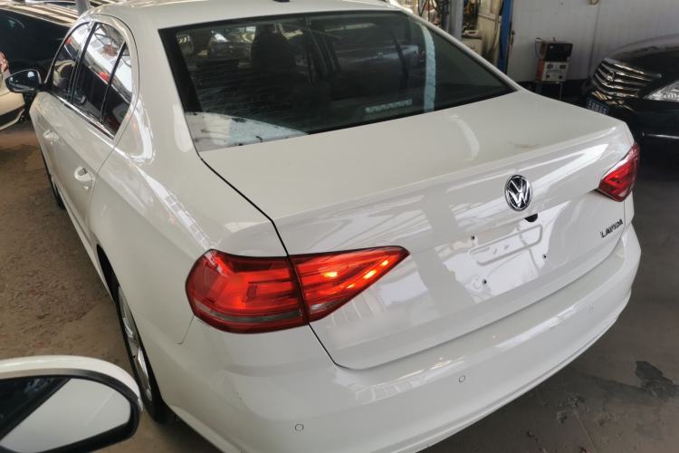 Used Volkswagen Lavida 2017 1.6L Manual Fashion Edition Exterior 2