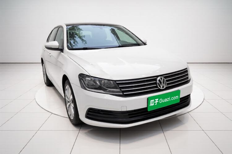 Used Volkswagen Lavida 2017 1.6L Automatic Fashion Edition Exterior 2