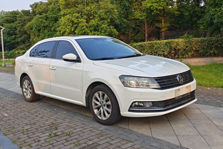 Used Volkswagen Lavida 2017 1.6L Automatic Comfort Edition Exterior 2