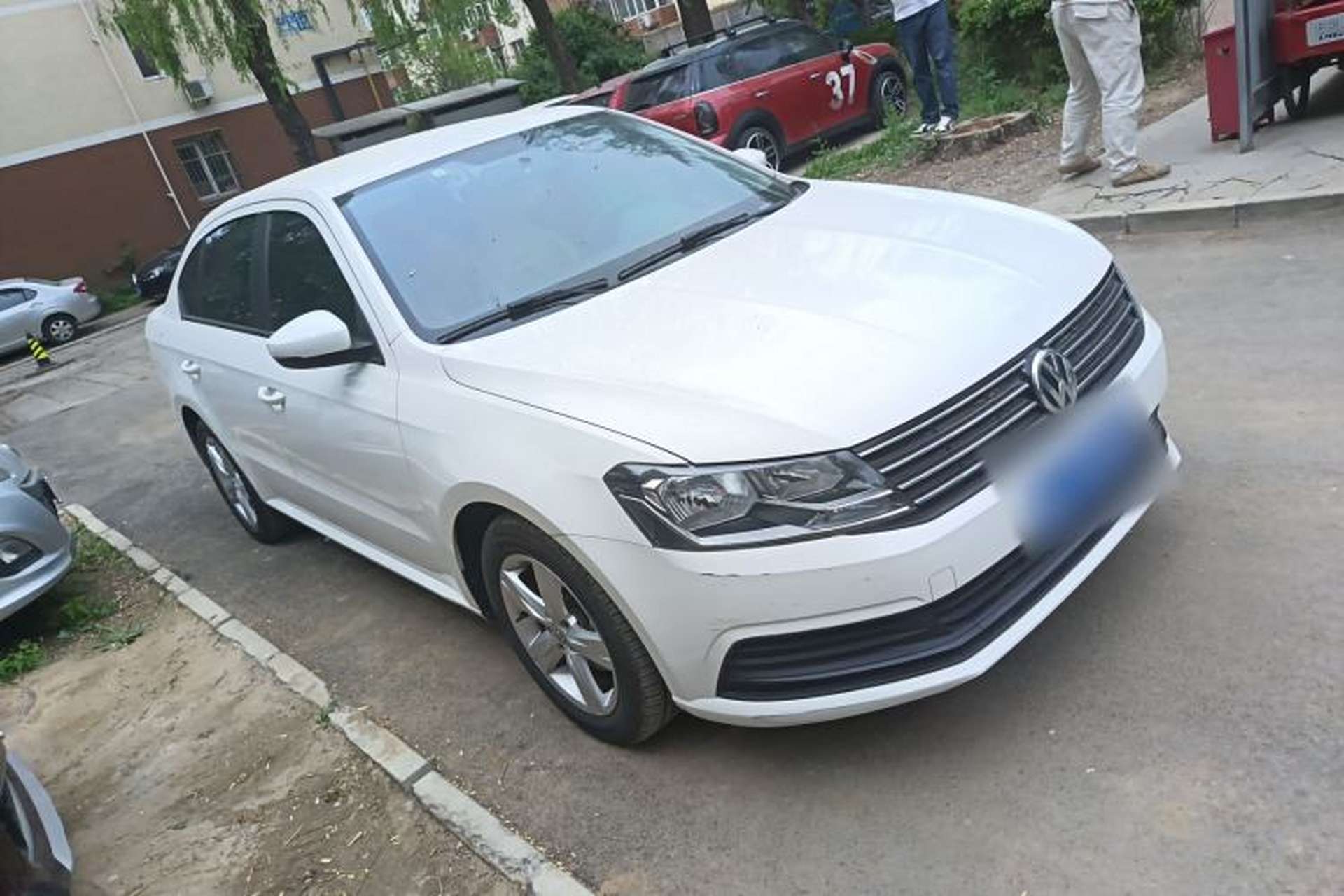 Used Volkswagen Lavida 2017 1.6L Automatic Fashion Edition Exterior 2